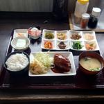 ハンバーグ定食