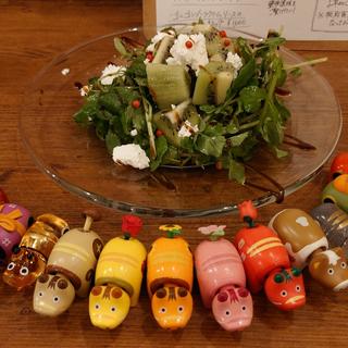 クレソンとキュウイのサラダ(Piccolo Bar Tigre （ティグレ）)