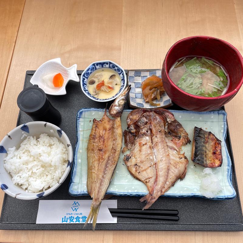 味くらべ定食(山安食堂)