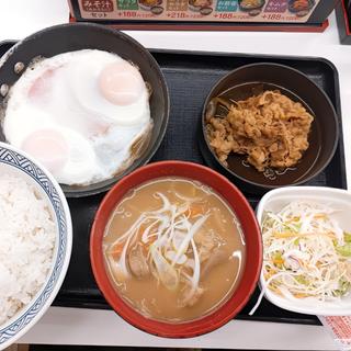 Wハムエッグ牛小鉢定食