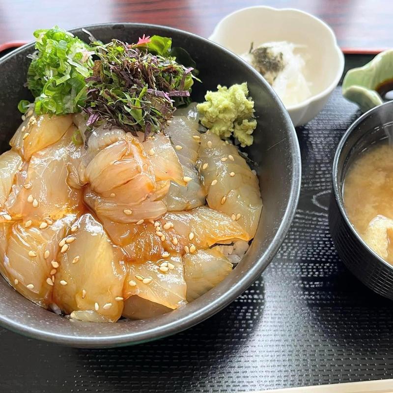 ヒラメの漬け丼(ドライブイン汐風 )