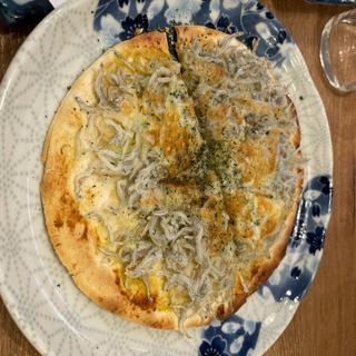シラスピザ(磯丸水産 浅草新仲見世通り店)