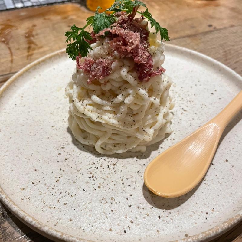コンビーフととろーり卵の芋ンブラン(池袋駅前酒場えぼると)