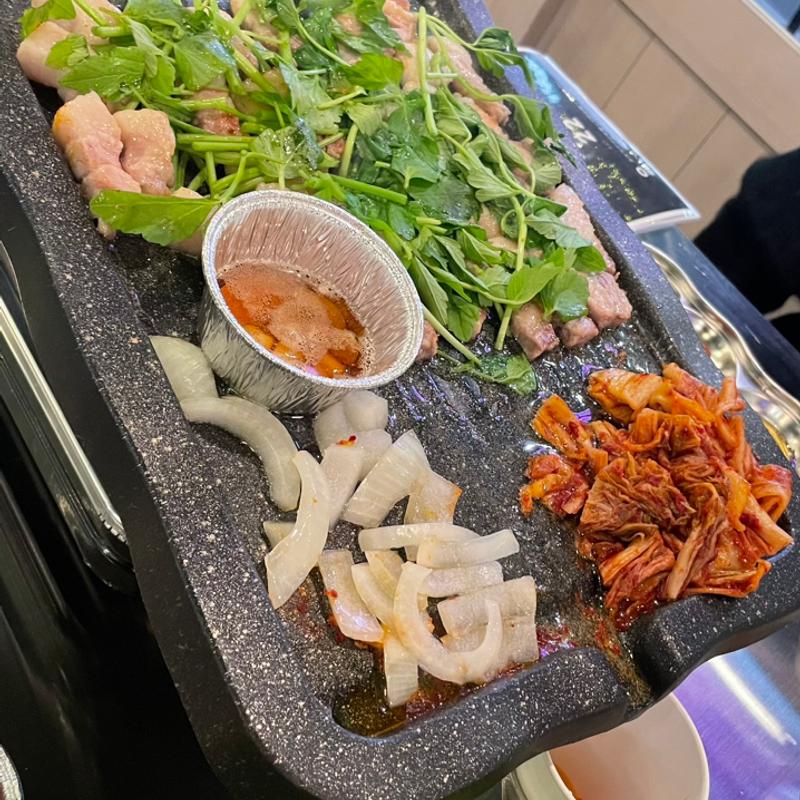 せりサムギョプサル(シガン 生サムギョプサル専門店 今池)