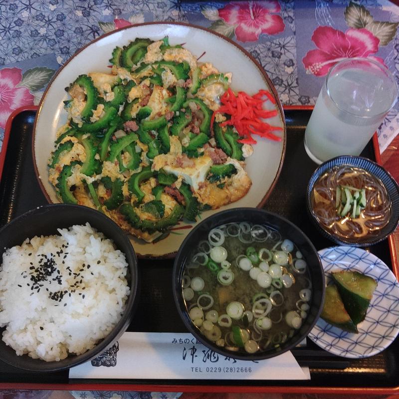 ゴーヤチャンプルー定食(沖縄そば )