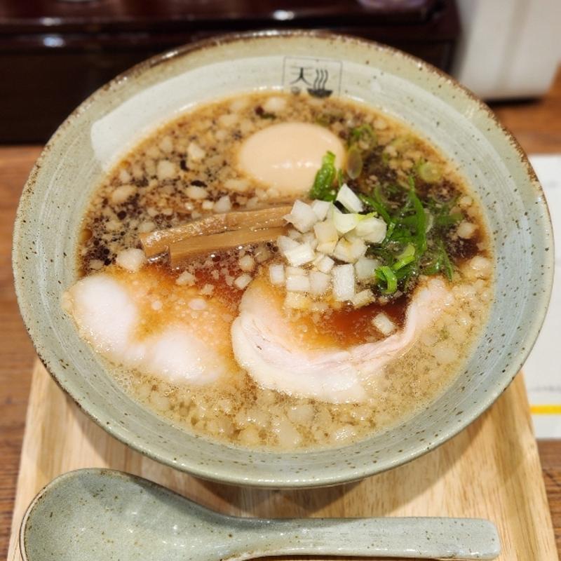 あぐー背脂入 味玉醤油らあめん(麺処 天川)