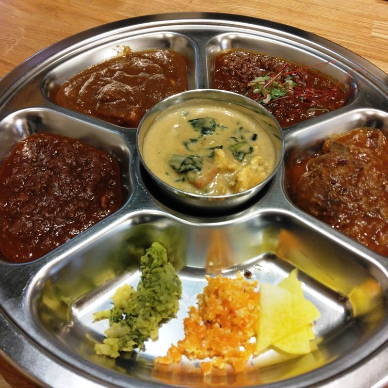 5種盛り(KOSUGI CURRY)