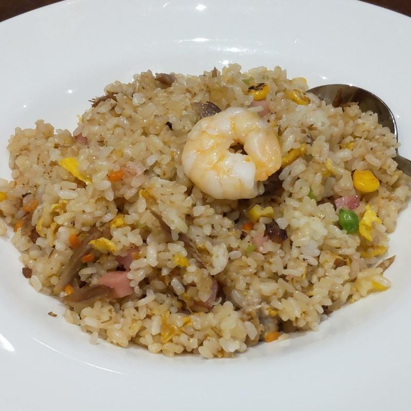 海老とチャーシューの揚州炒飯(香港市場　チャイナドール  新宿オークタワー店)