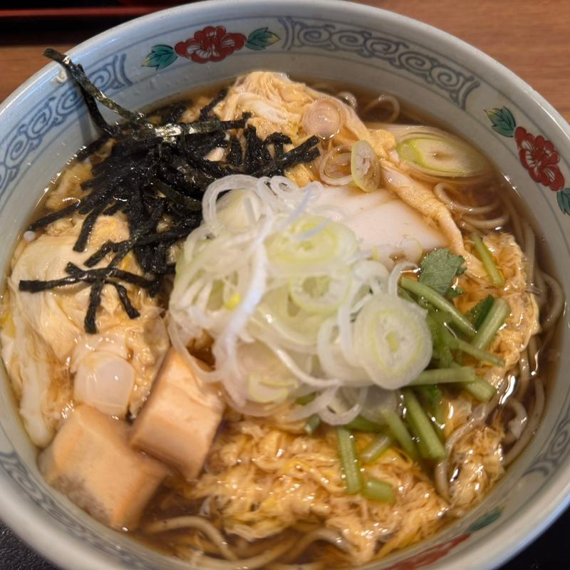 たまごとじそば(更科大黒 )