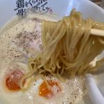 鶏白湯ラーメン白(鶏をくらわば骨まで愛して。)