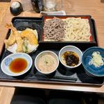 二色合い盛り天せいろ