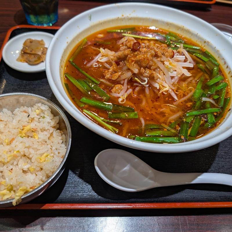 台湾ラーメン&ミニチャーハン(味仙 虎ノ門店)