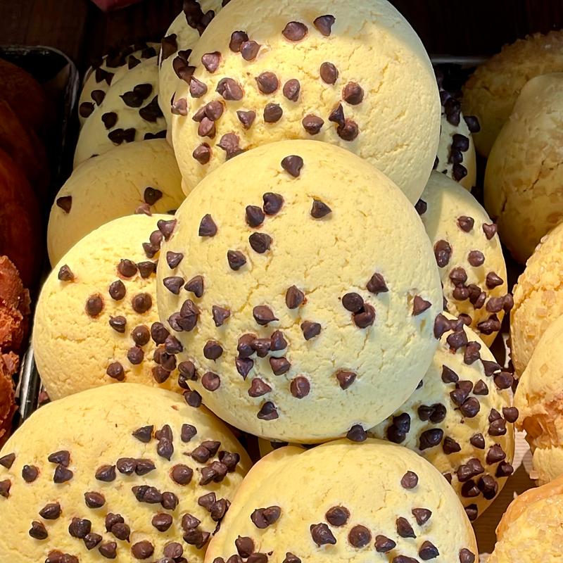 チョコチップメロンパン(アールベイカー エキアプレミエ和光店)