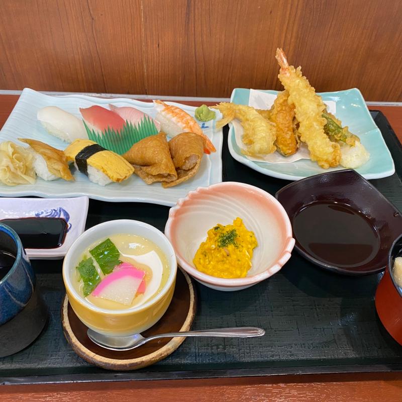 寿司定食(食処さんぞくや 東福岡店)
