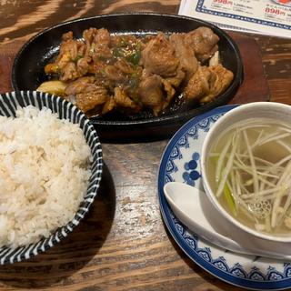 牛たん屋さんの鉄板スタミナカルビ定食(炭焼牛たん東山 仙台本店 （【旧店名】 うまい牛たん東山）)