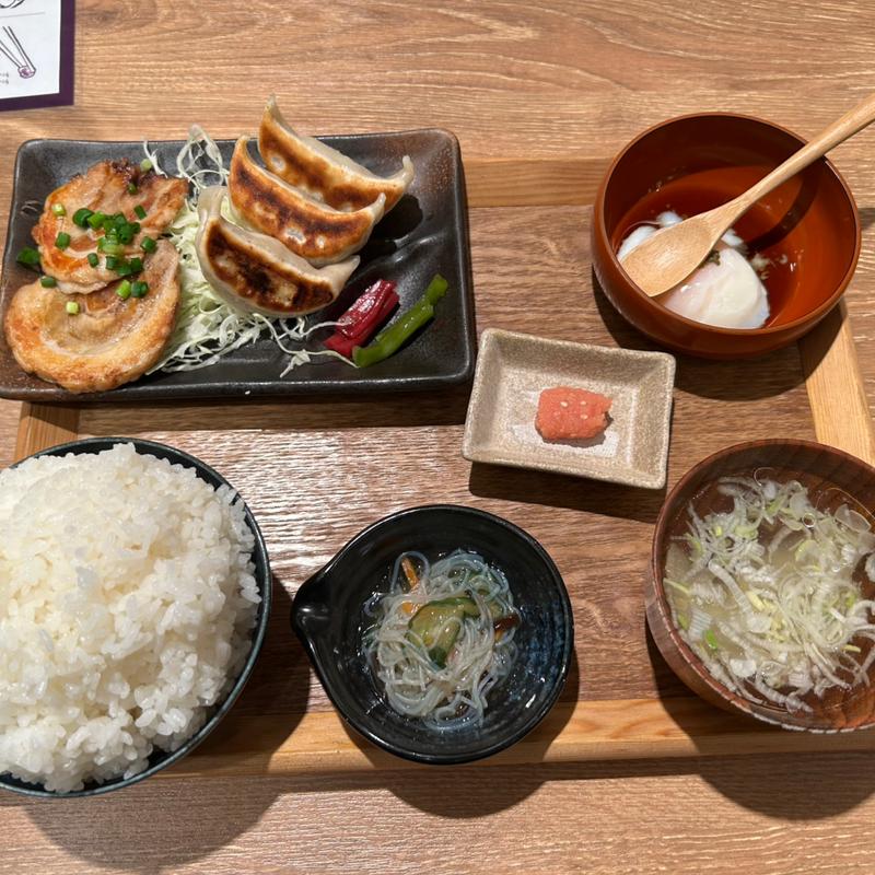 餃子、チャーシュー定食(肉汁餃子のダンダダン 川口店)