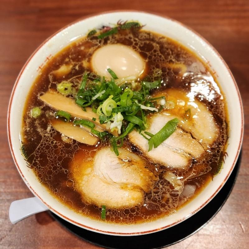 手打ち醤油
玉子(超多加水純手打ち麺 仁しむら)