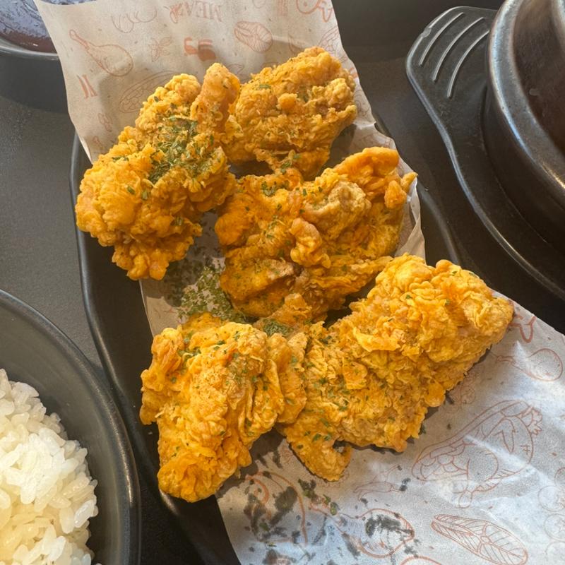 チキン定食(ヨプの王豚塩焼（熟成肉専門店）GEMS新橋店)