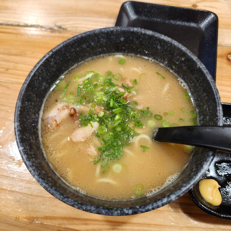 とり白湯めん(鳥貴族 県庁前国際通り店)