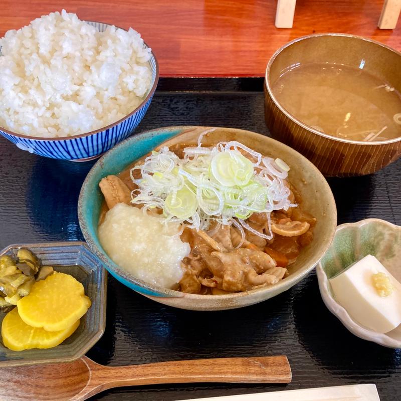 もつ煮定食(もももの煮太郎)