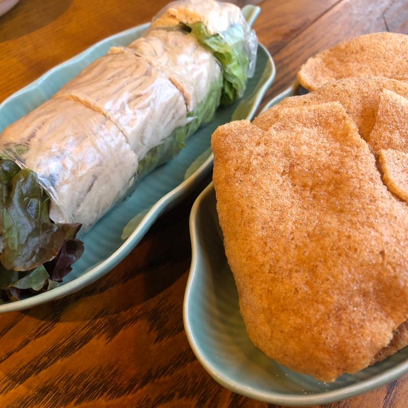 生春巻きとえびせん(カフィアライム)