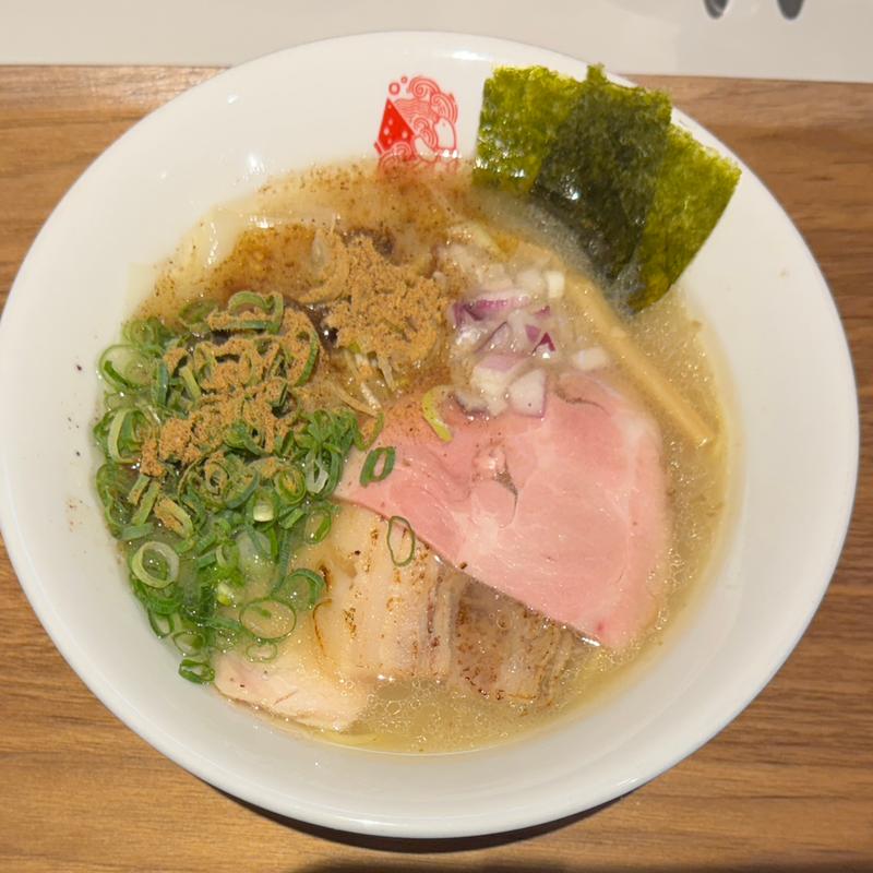 豚骨煮干し塩ラーメン(ラーメン 亀徳)