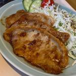 生姜焼き定食(釜揚げうどん　白粉屋 （しらこなや）)