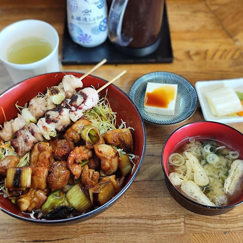 やきとり丼(新次亭 )