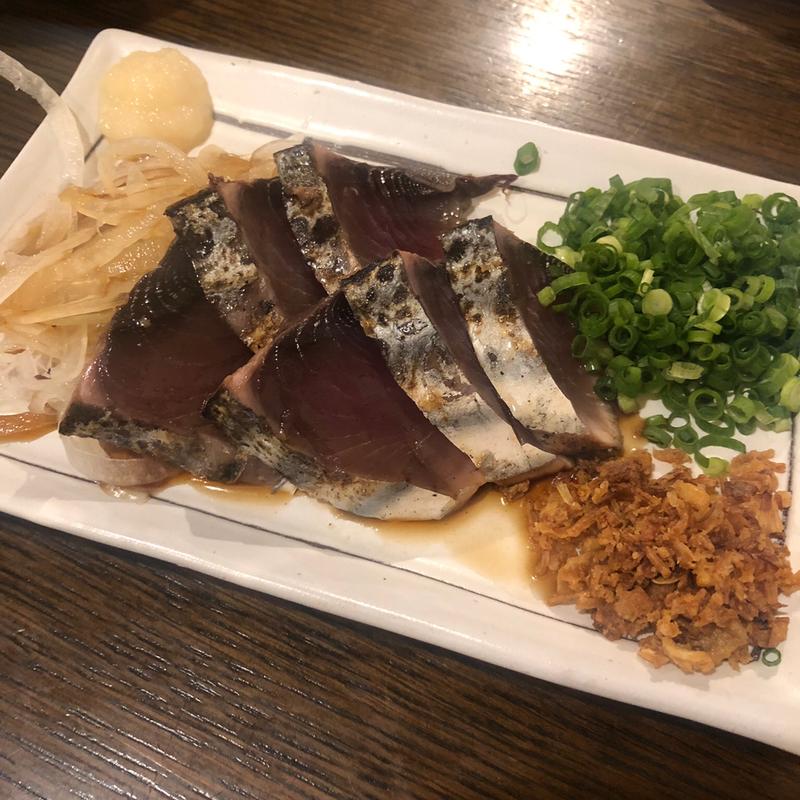 鰹のたたき(炭火串焼き やきとん 駒之進)