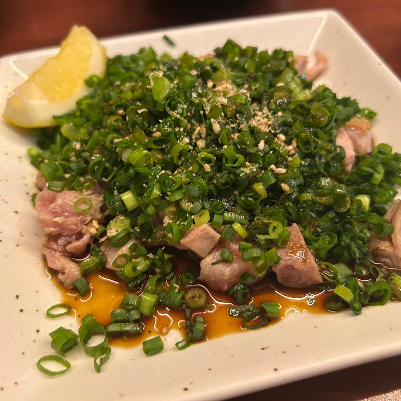 鶏もも肉のたたき(炭火焼鳥ごくう 上野店)