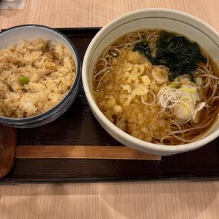 週替わりご飯セット（五目ご飯）(たまの里 多摩センター店)