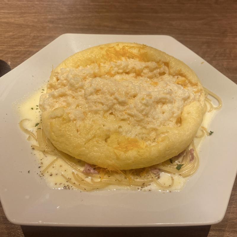 ふわふわスフレ卵とミモレットの濃厚カルボナーラ(cheeseとはちみつ 栄)