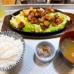 親どりもも鉄板定食