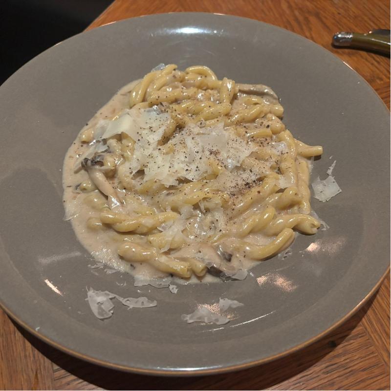 5種のキノコのクリームパスタ-カサレッチェ(QUAYS pacific grill(キーズ パシフィック グリル))