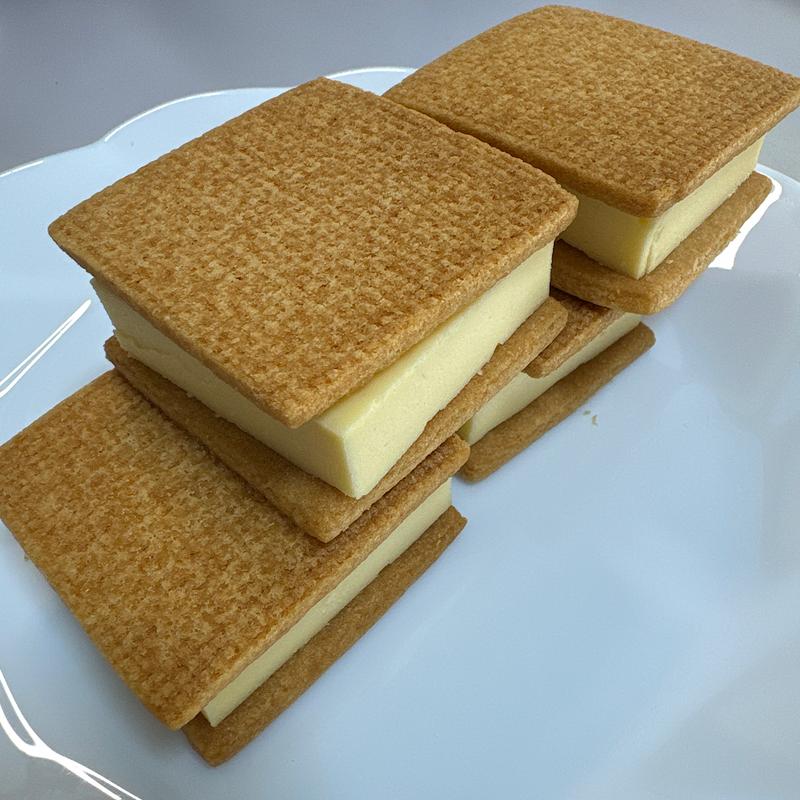 チーズケーキサンド カマンベール 4個セット(Now on Cheese♪ (ナウオンチーズ) 東急フードショーエッジ店)