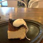 まっすぐに美味しい三町目チーズケーキ(Dining Bar Booze)