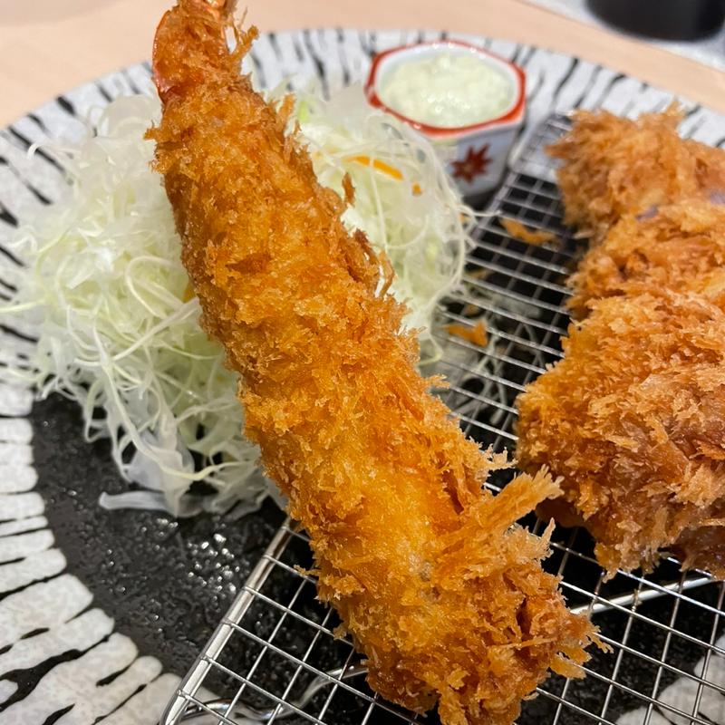 肉巻きエビフライ(嬉嬉豚とんかつ「君に、揚げる。」池袋本店)
