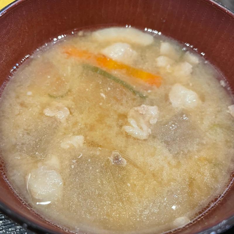 豚汁(嬉嬉豚とんかつ「君に、揚げる。」池袋本店)