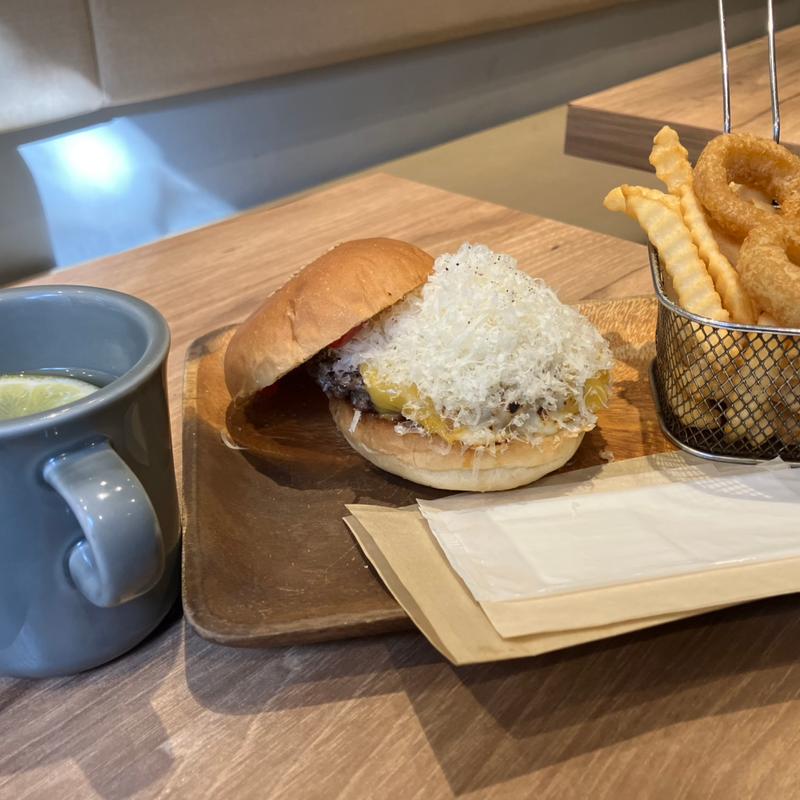 プレミアムチーズバーガー　オニポテ　ホットレモネードセット(Ju the burger 東銀座店)