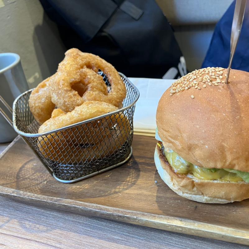 アボカドチーズバーガー　オニオンリング　ホットレモネード(Ju the burger 東銀座店)