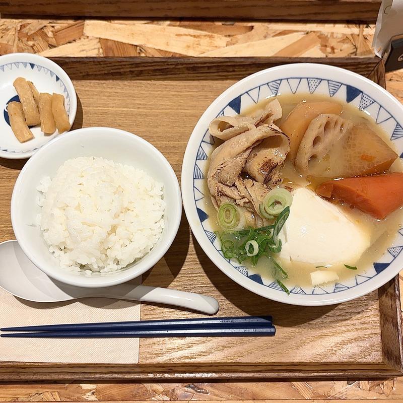 ごろごろ野菜のごちとん汁定食(ごちとん ホワイティうめだ店)