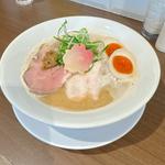 濃厚白湯そば醤油　味玉トッピング