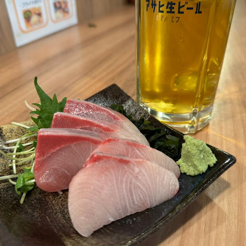 寒ぶり刺身(倉蔵商店 （クラゾウショウテン）)