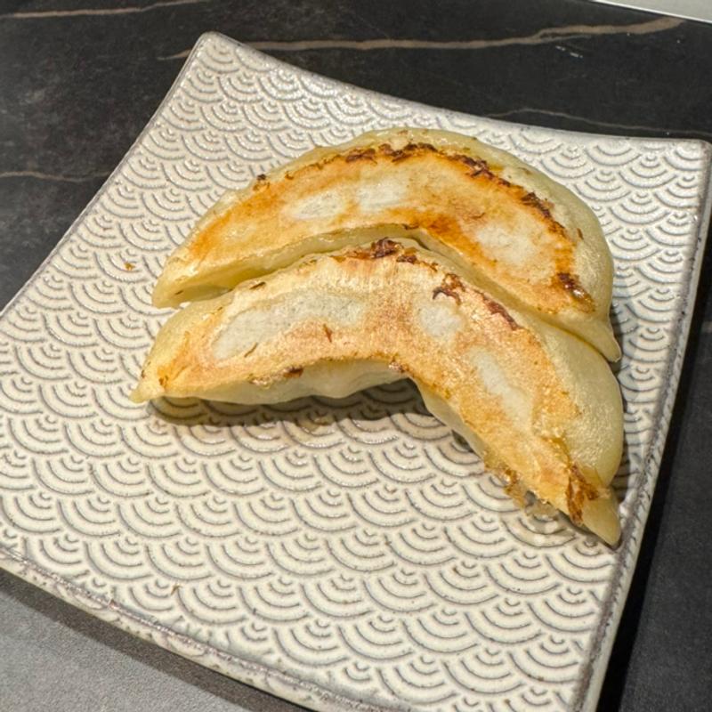 ジャンボ餃子(2個)(麺屋土竜 新浦安総本店)