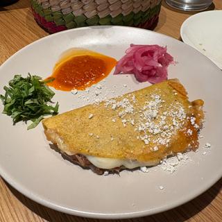 ケサディーヤ ビーフ