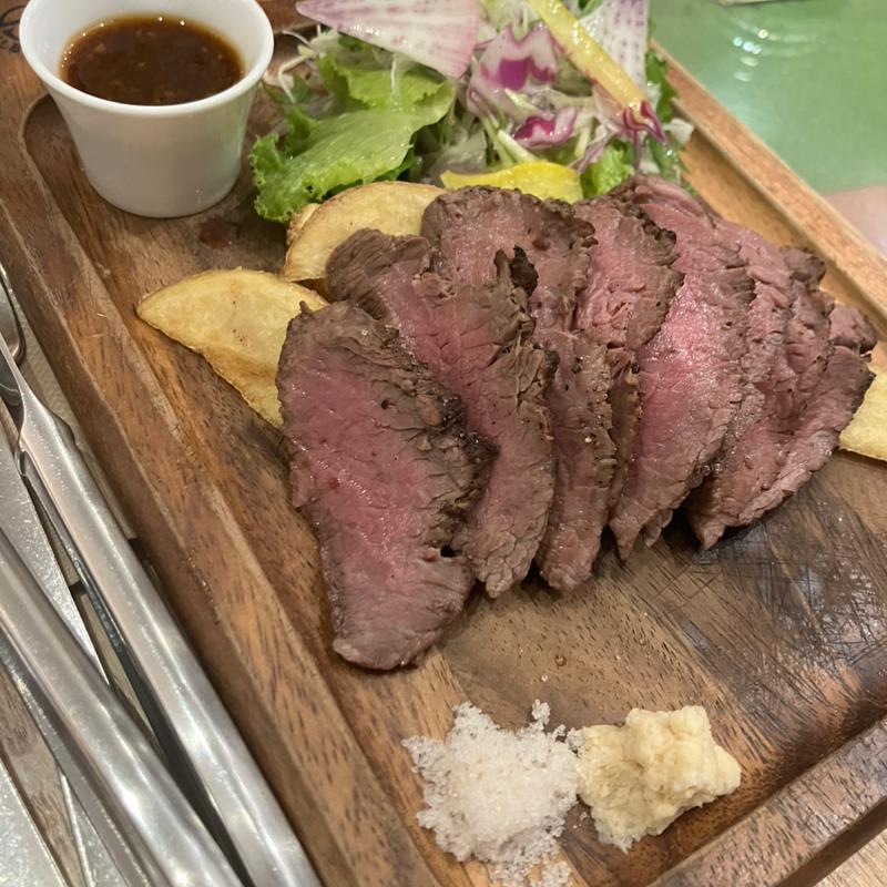 びらとり和牛のローストビーフ（100g）(ファイターズ ダイニング ロスター 新千歳空港店)