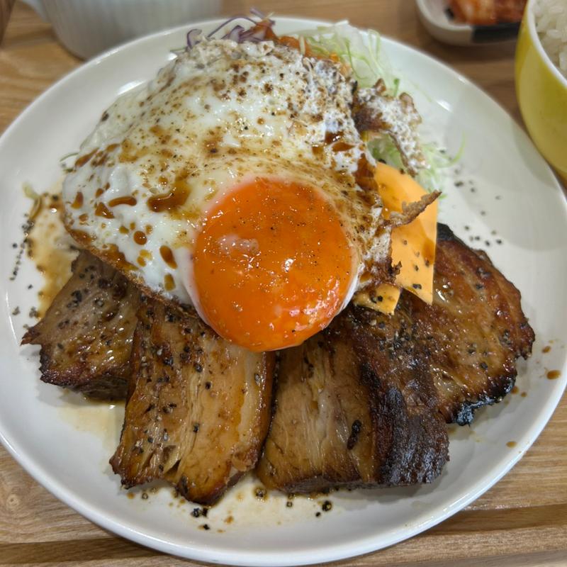 チャーシューエッグ定食(米騒動)
