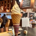 磯沼牧場ミルクの黄金律ソフトクリーム(BASEL イオンモール多摩平の森店)