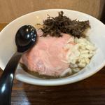 濃厚イカ煮干し蕎麦