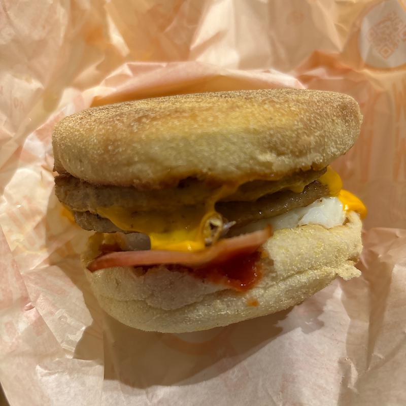 メガマフィン(マクドナルド アミュプラザ博多店)